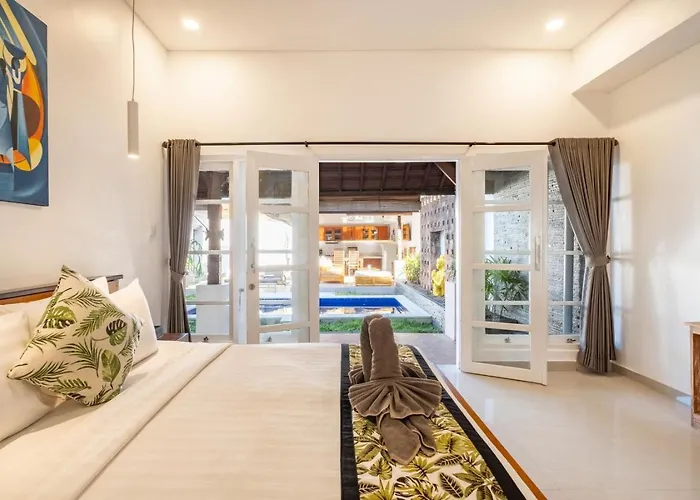 Family Budget With Private Pool In Villa Seminyak (Bali)